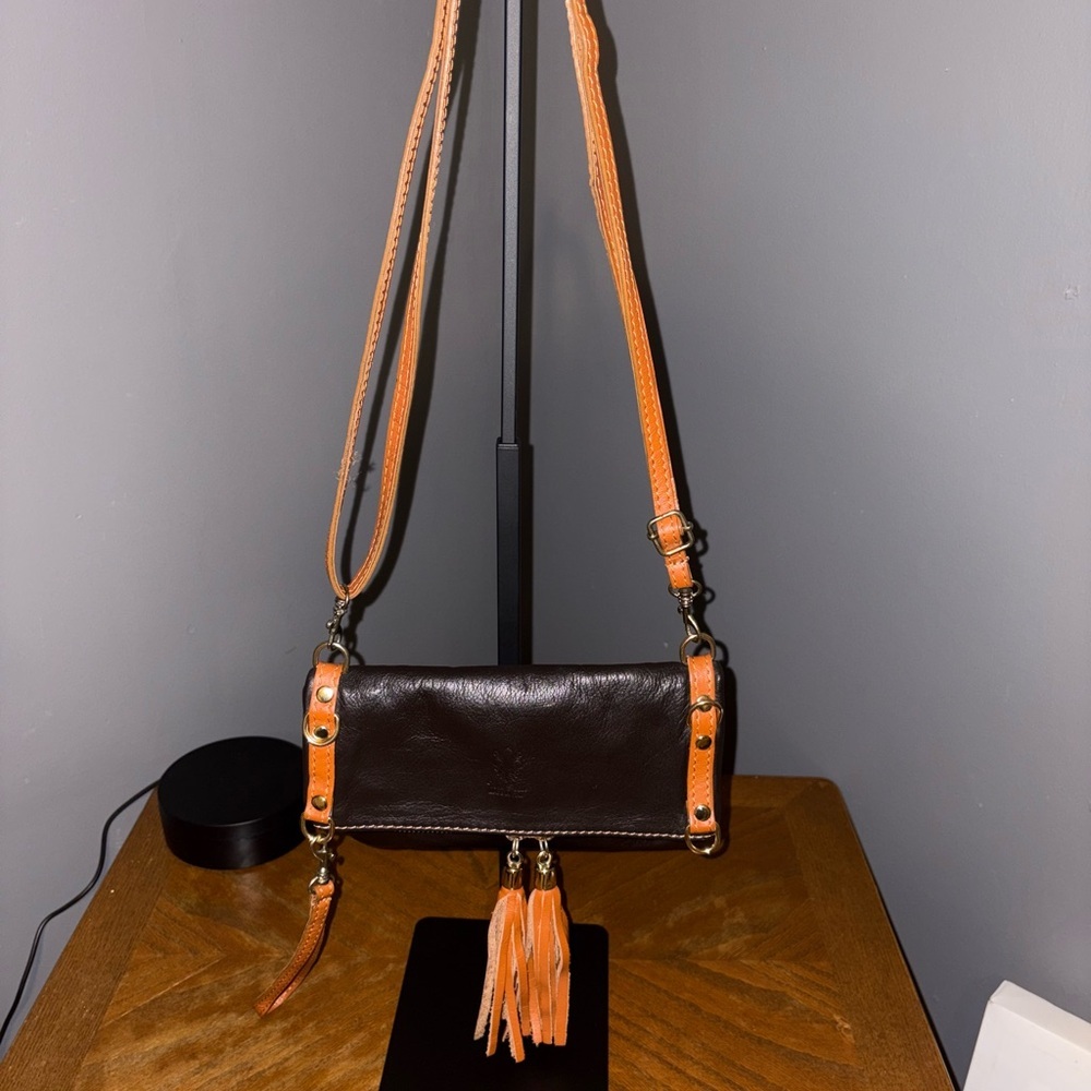 Vera Pelle Leather Crossbody - Picture 6 of 6